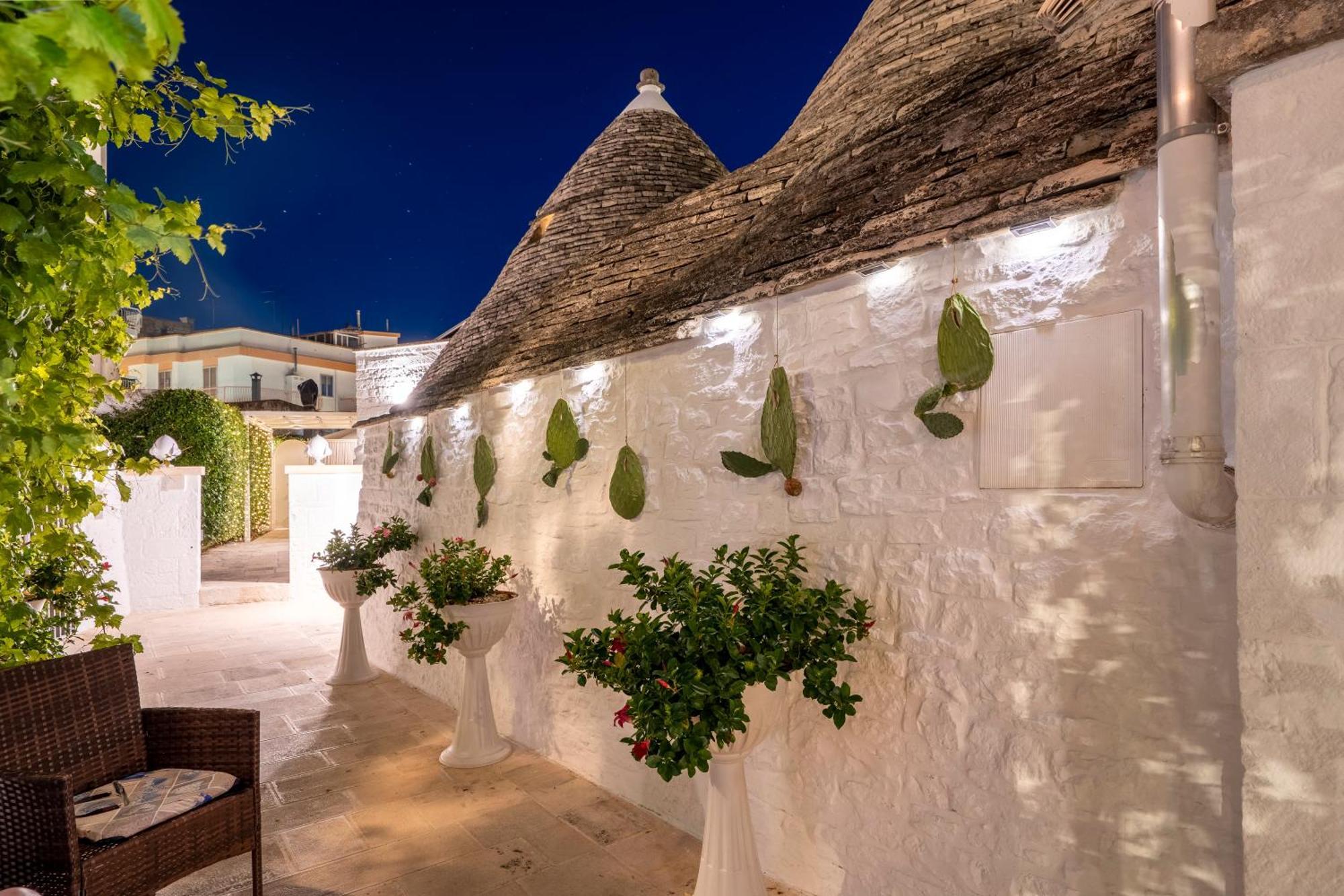 مبيت وإفطار ألبيروبيللو La Mandorla Luxury Trullo المظهر الخارجي الصورة